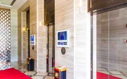 金环商务花园电梯间