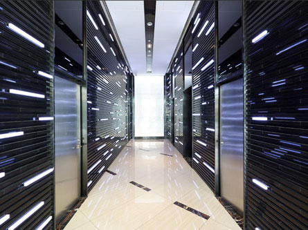 虹桥协信中心电梯间