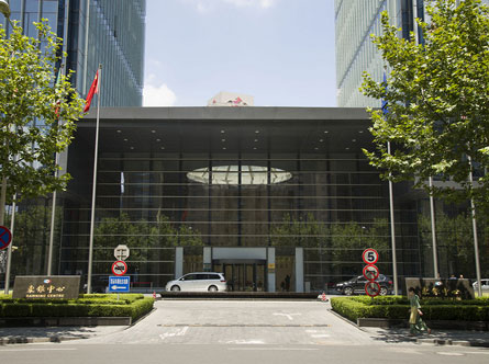 东银中心正门
