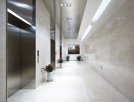 虹桥绿谷广场电梯间