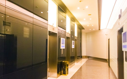 宝华城市晶典电梯间