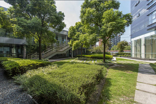 华清大厦周边环境