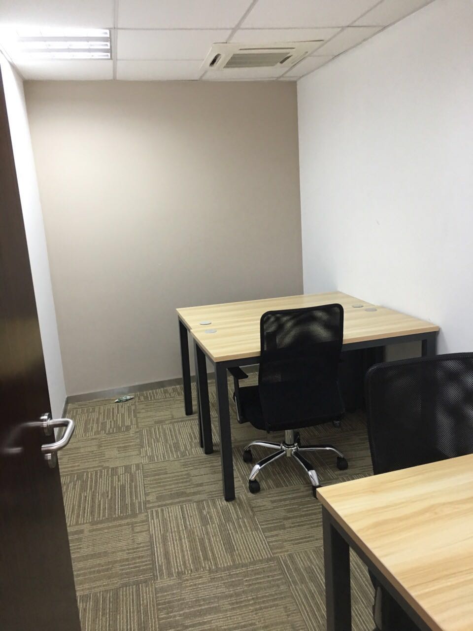 易事达商务中心（中期大厦）