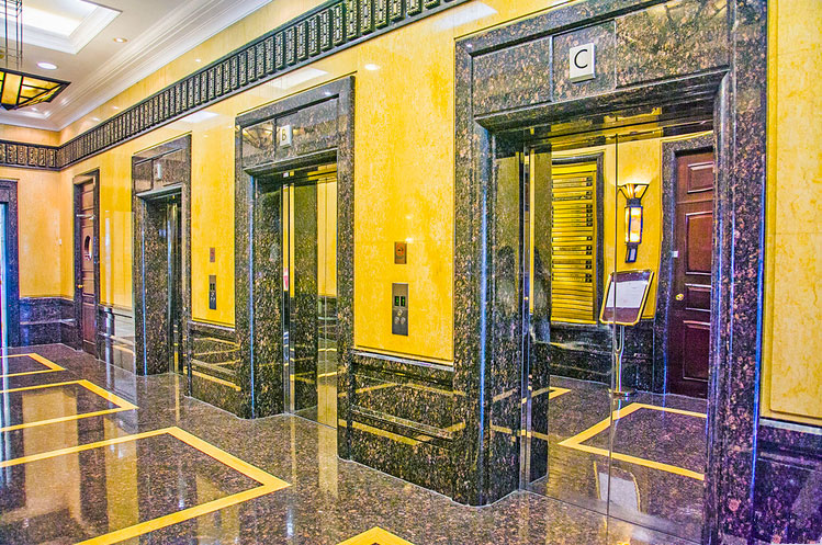 广东发展银行大厦电梯间