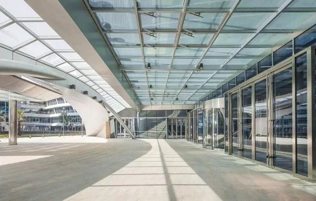 虹桥世界中心正门