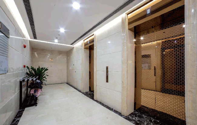 汇阳广场电梯间