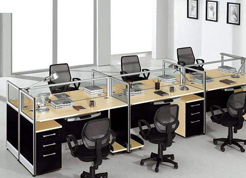 上海写字楼出租:办公桌摆放有讲究，三大重点不可忽视