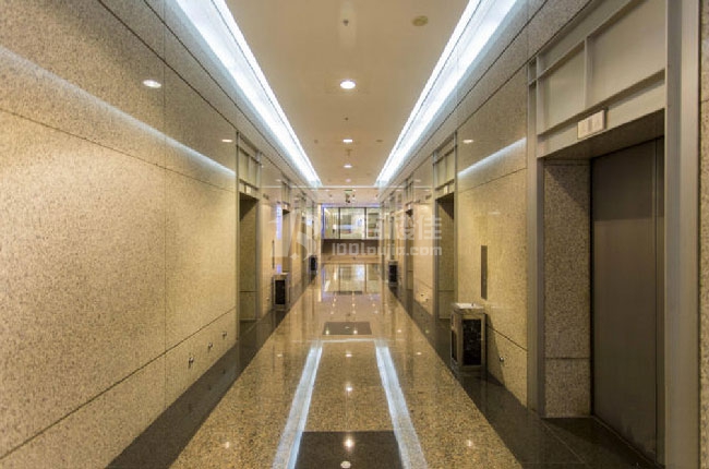 新上海国际大厦