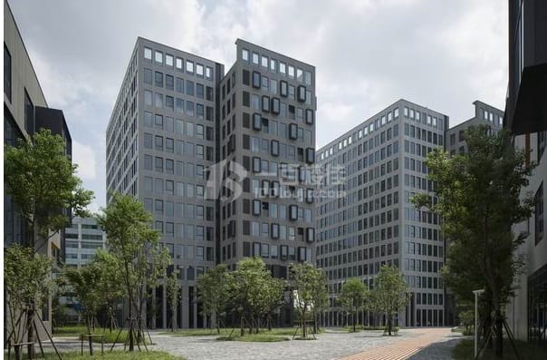 徐汇区漕河泾华鑫天地写字楼出租推荐「一百楼佳写字楼租赁网」