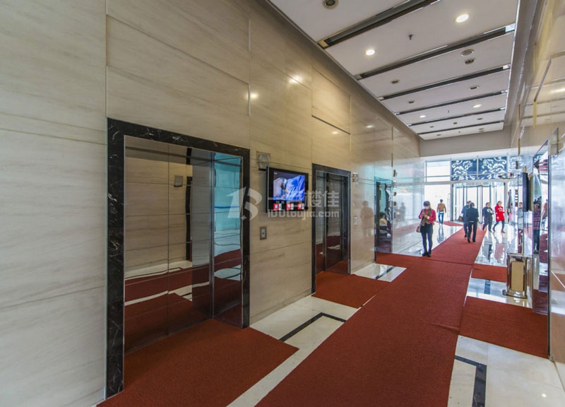 绿洲中环中心电梯