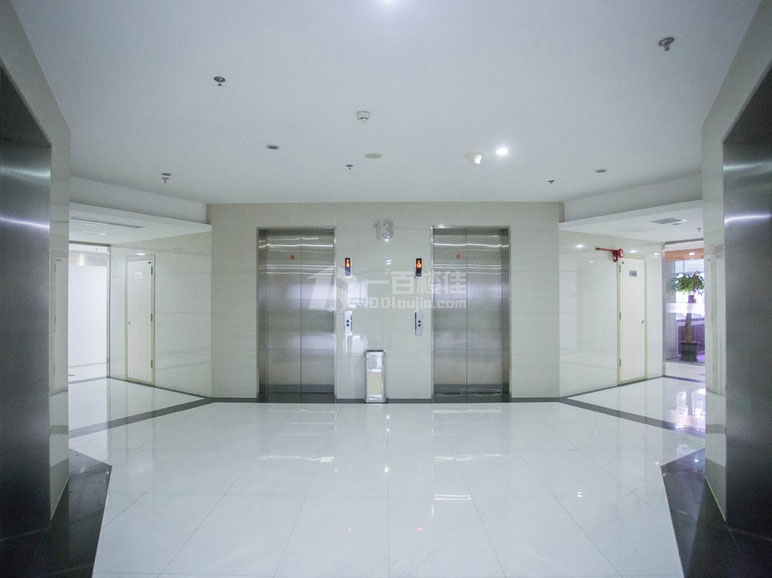 绿洲中环中心电梯