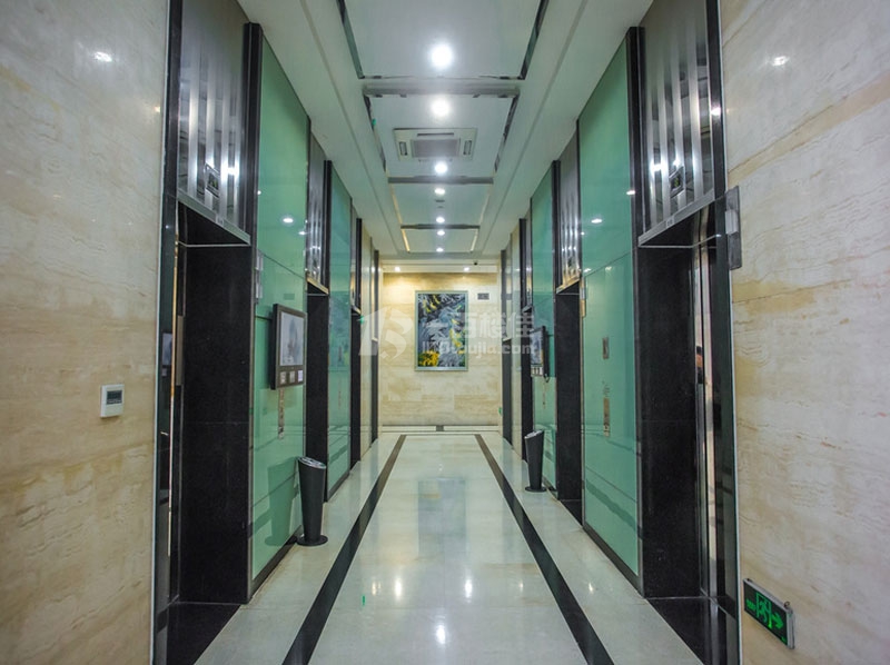 中铁中环时代广场电梯间