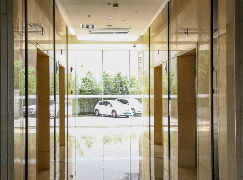 财瑞大厦电梯间