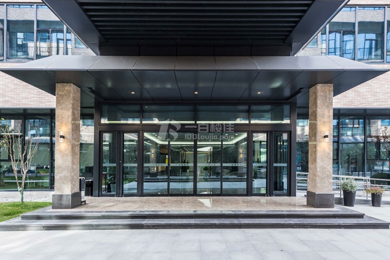 大宁中心广场三期正门