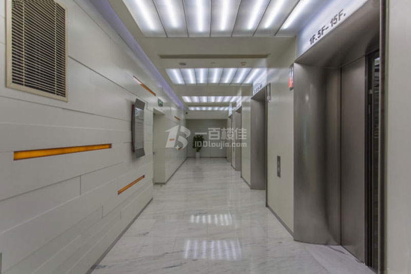 华旭国际大厦电梯间
