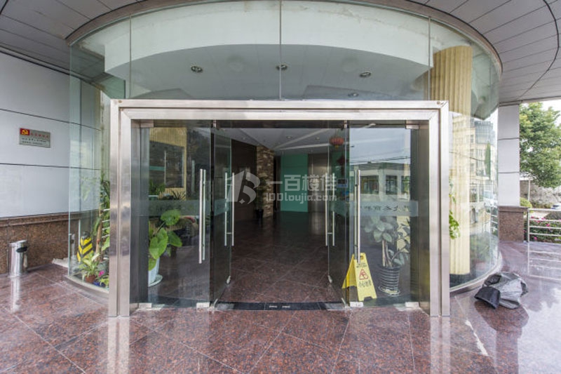 富群商务大厦正门