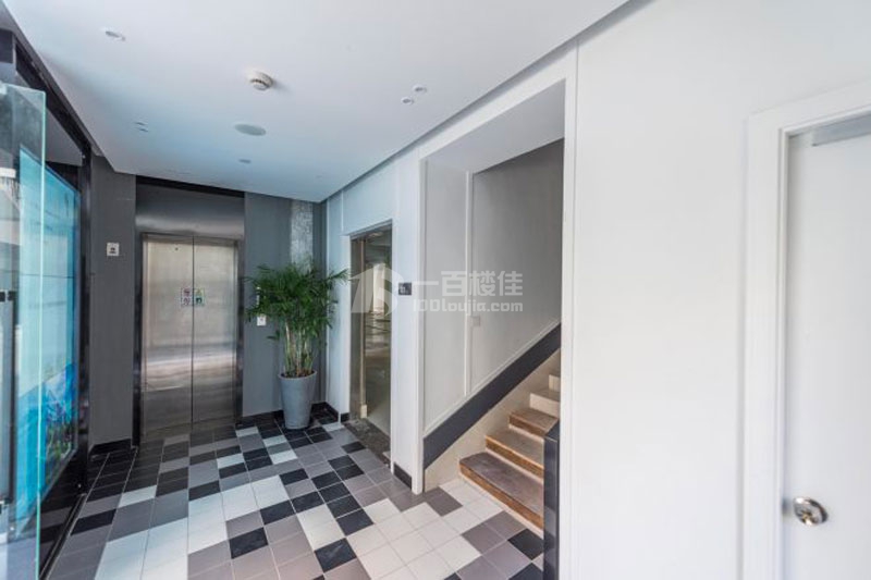 格林德必易园电梯间