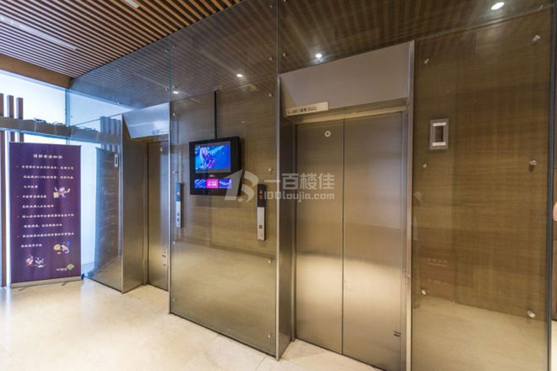 汇泉大厦电梯间