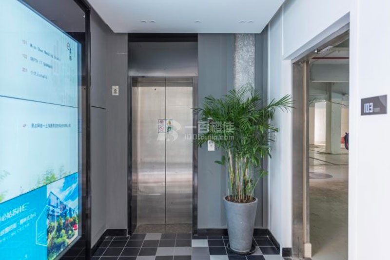 格林德必易园电梯间