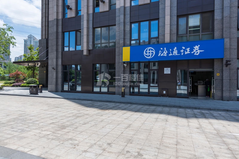 大华虎城商务中心周边环境