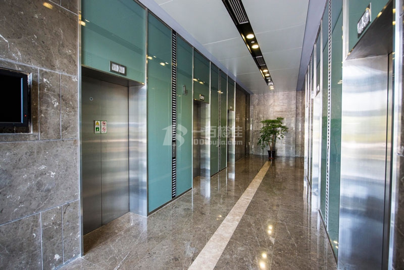 上海跨国采购中心电梯间