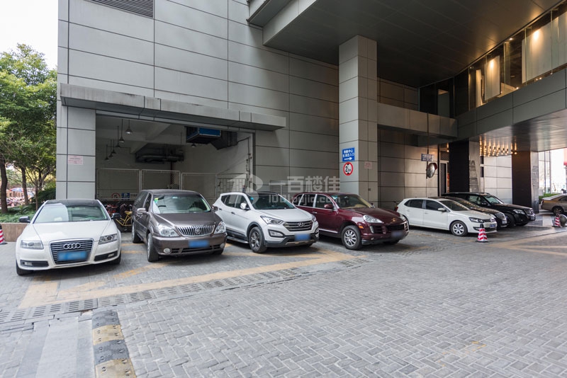 长房国际广场停车位