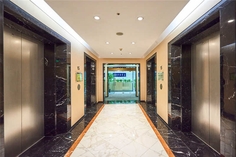 陆家嘴商务广场