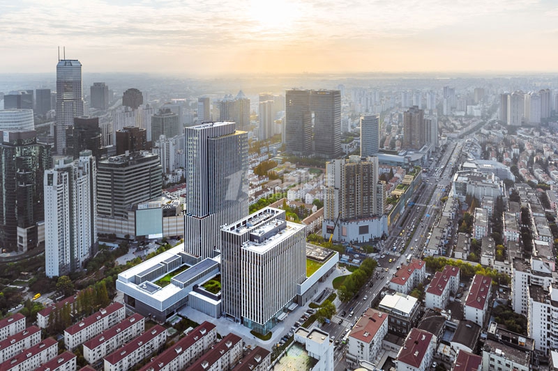 天山广场150平朝南办公室出租地铁2号线娄山关路站300米