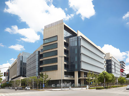 虹桥绿谷广场5人间，精装带家具9000全包