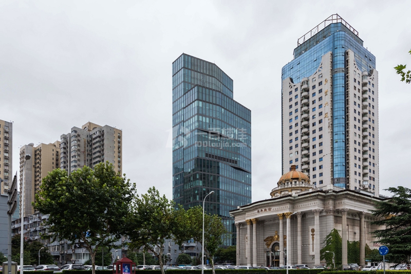 正对黄浦江小陆家嘴写字楼-保利广场江景办公室出租